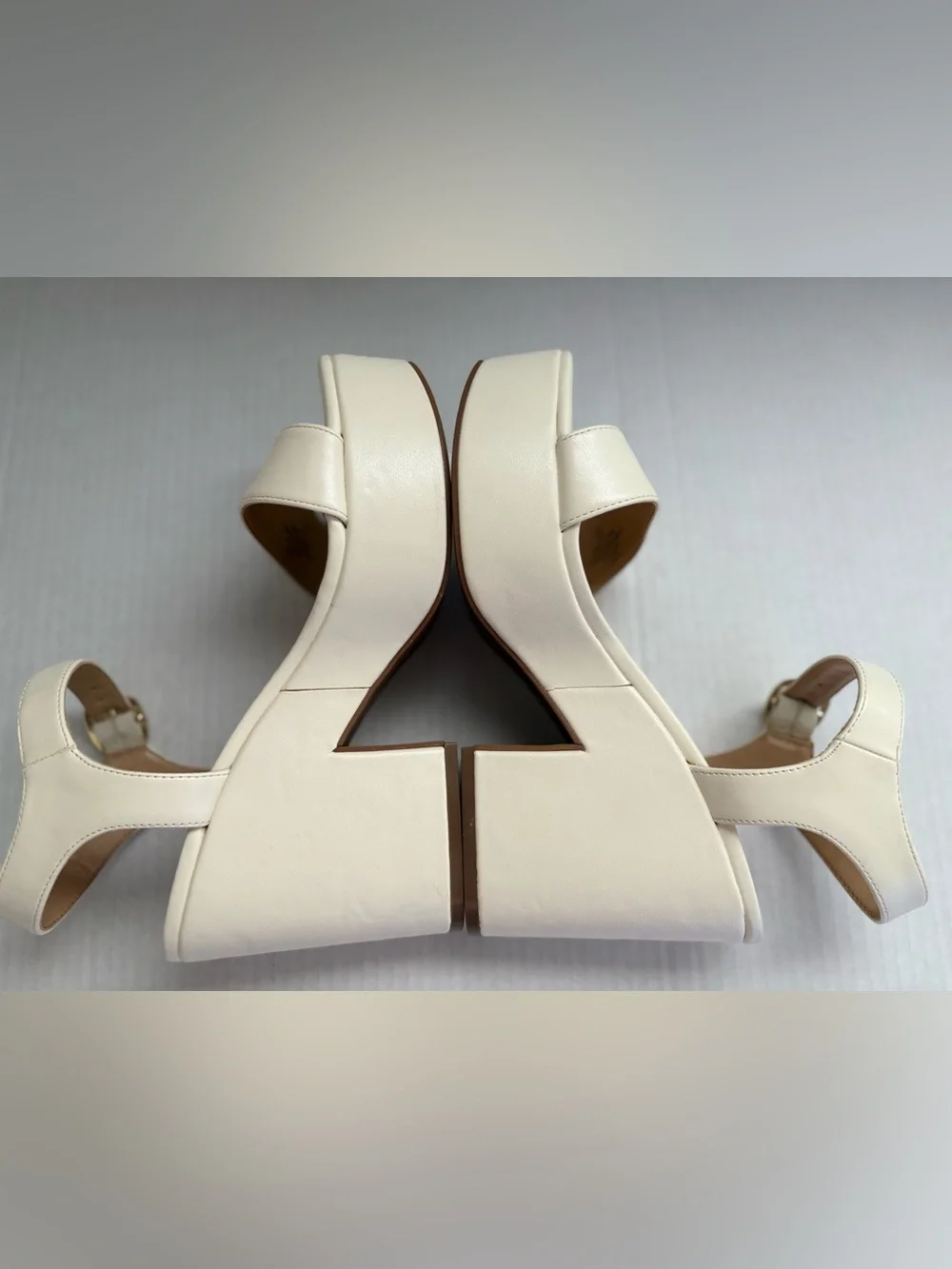 Nine West Cream Platform Sandals with Ankle Strap Chunky 4” Heels Size 8.5